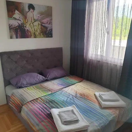 Apartman Apartman 2 S V Istocno Sarajevo Lukavica Sa Jacuzzi Lux Spa Hilandarska Centar *